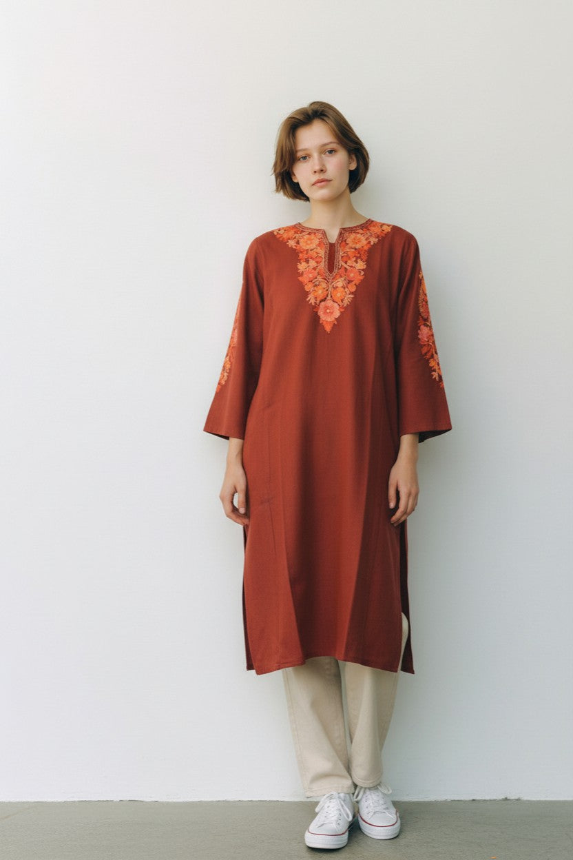 Kashmiri Light Pink & Brown Aari Embroidered Woollen Pheran – Rust