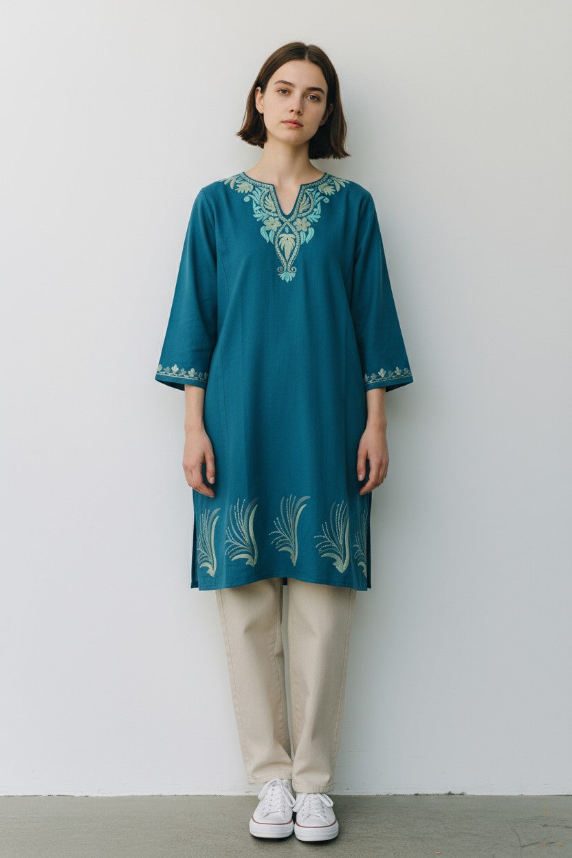 Kashmiri Aari Embroidered Woollen Pheran – Sea Blue